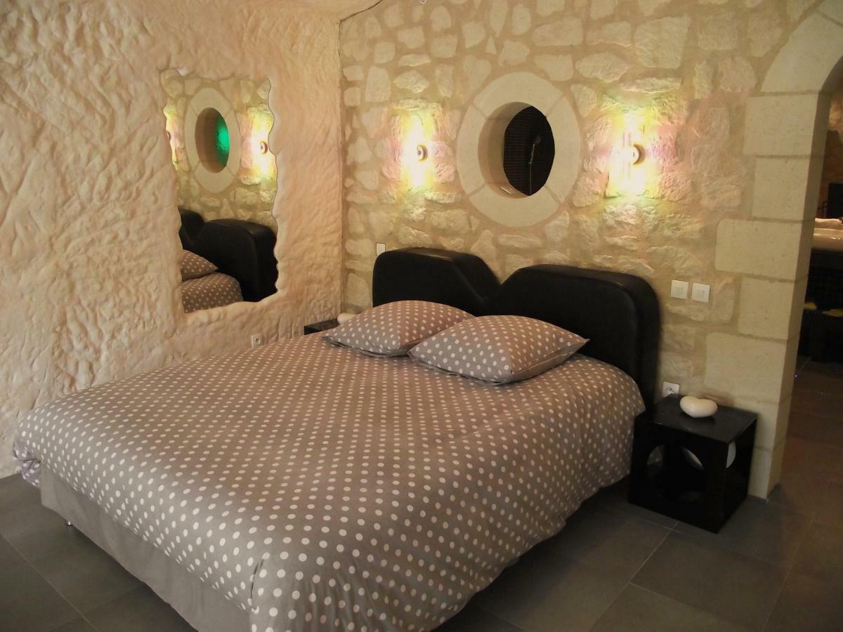 Troglodelice Bed & Breakfast อาแซ-เลอ-ริโด ภายนอก รูปภาพ