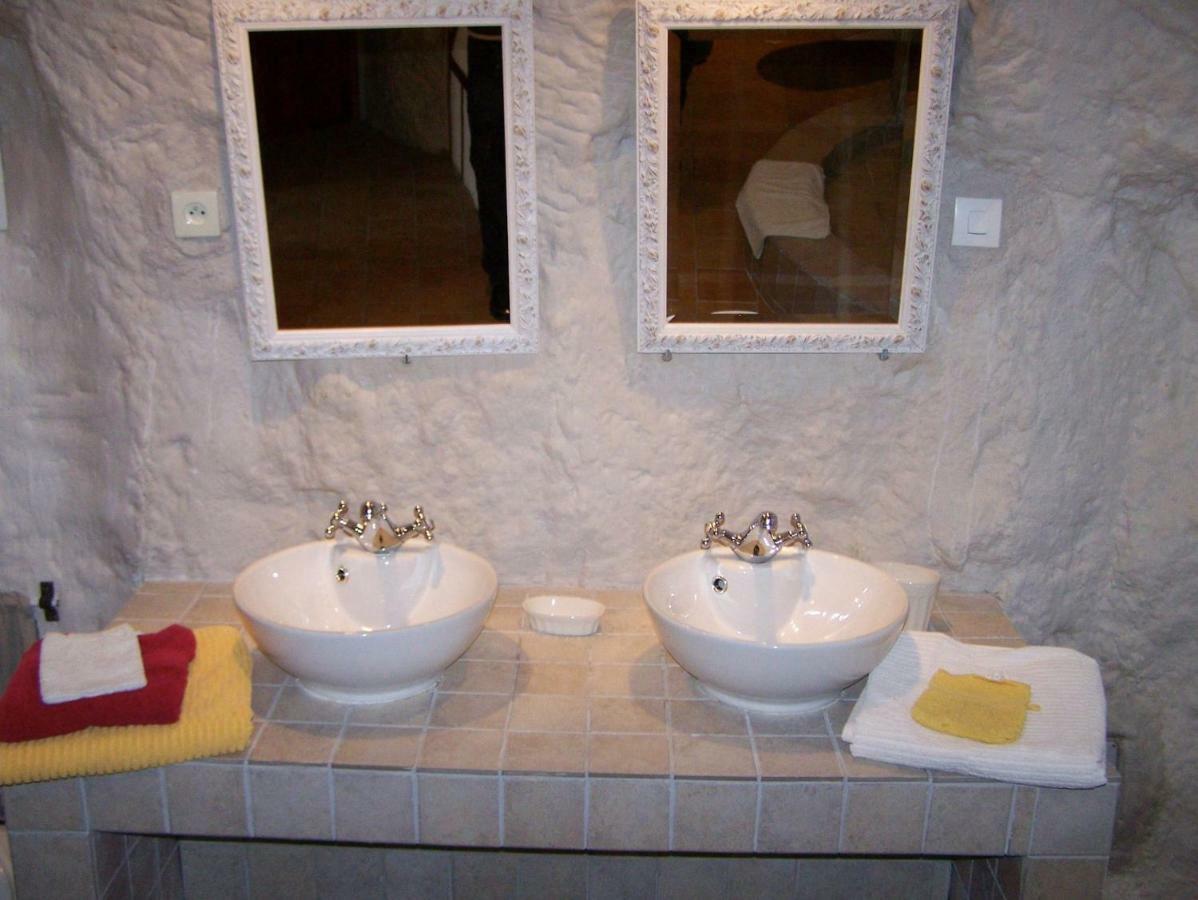 Troglodelice Bed & Breakfast อาแซ-เลอ-ริโด ภายนอก รูปภาพ