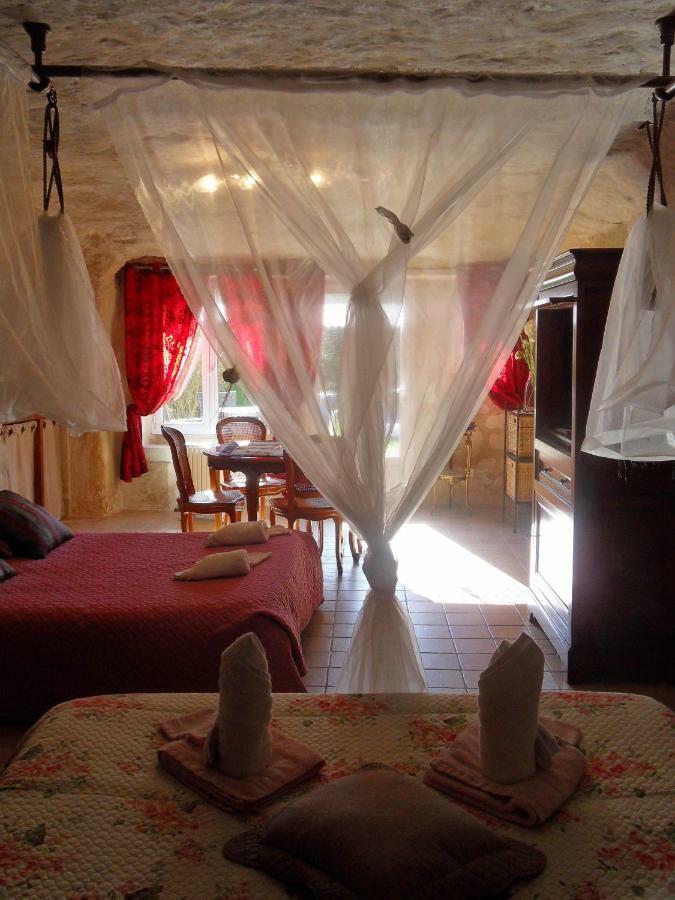 Troglodelice Bed & Breakfast อาแซ-เลอ-ริโด ภายนอก รูปภาพ