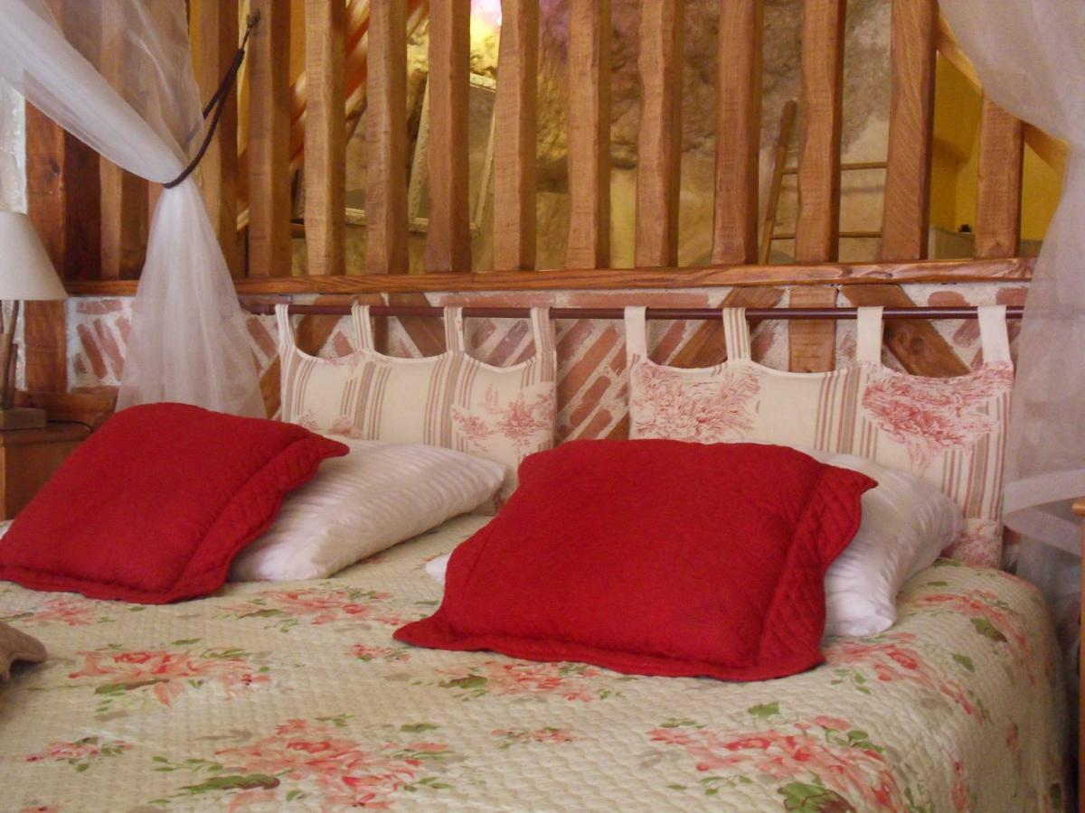 Troglodelice Bed & Breakfast อาแซ-เลอ-ริโด ภายนอก รูปภาพ