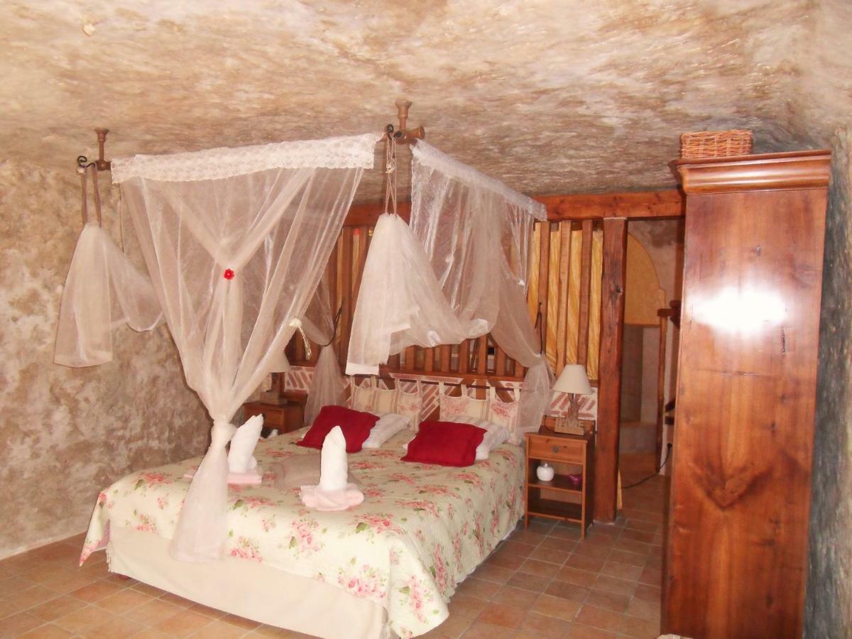 Troglodelice Bed & Breakfast อาแซ-เลอ-ริโด ภายนอก รูปภาพ