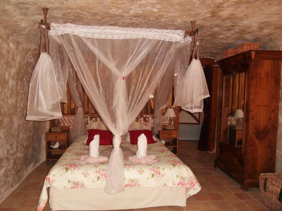Troglodelice Bed & Breakfast อาแซ-เลอ-ริโด ภายนอก รูปภาพ